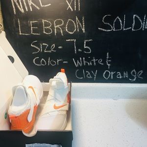 Lebron Soldier xii